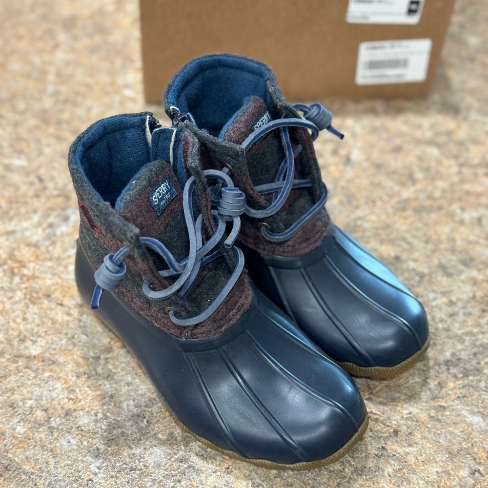 New Girls Sperry Boots